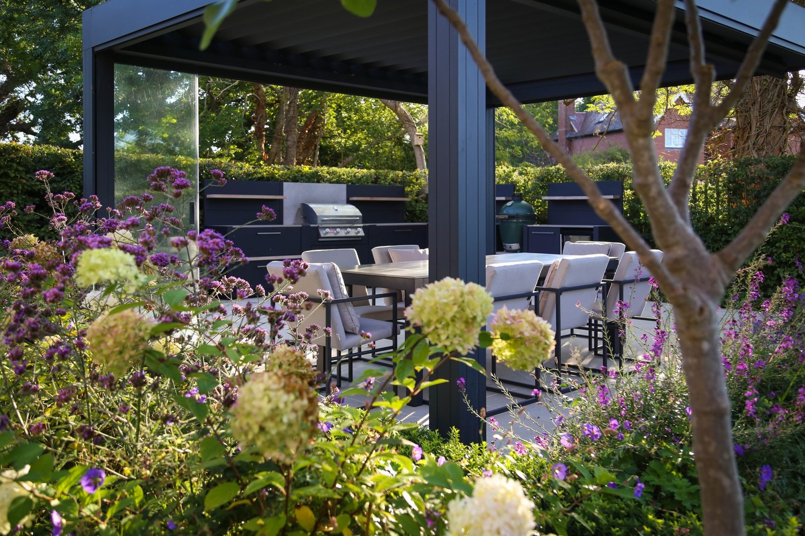Indicative al fresco dining at The Residences, Bray